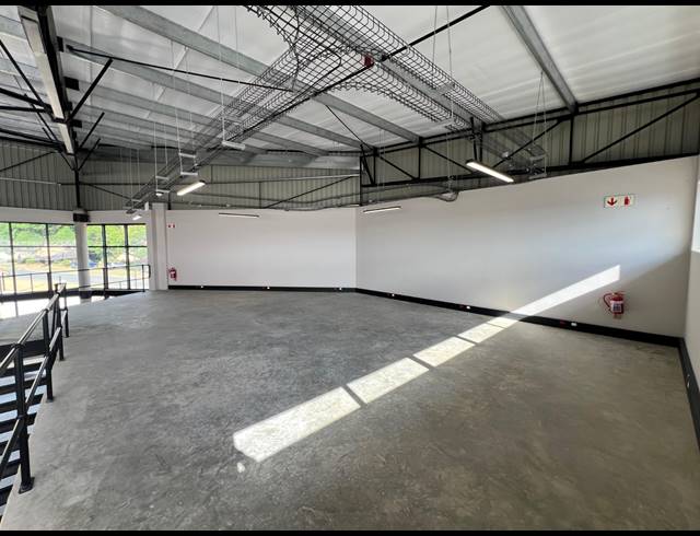 410M² WAREHOUSE TO LET IN STRIJDOMPARK